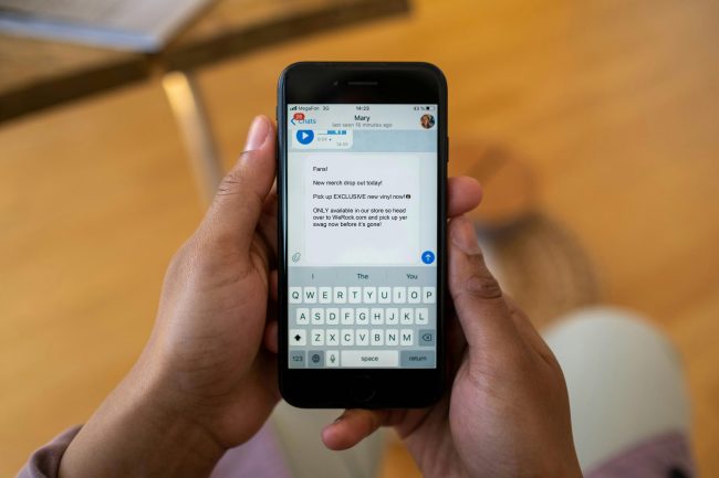 The Power of SMS Marketing for Artists: Driving Engagement and ROI