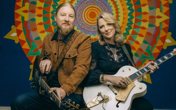 Tedeschi Trucks Band Derek and Susan I Am The Moon Duo Publicity Photo Credit Dave McAlister 600x600